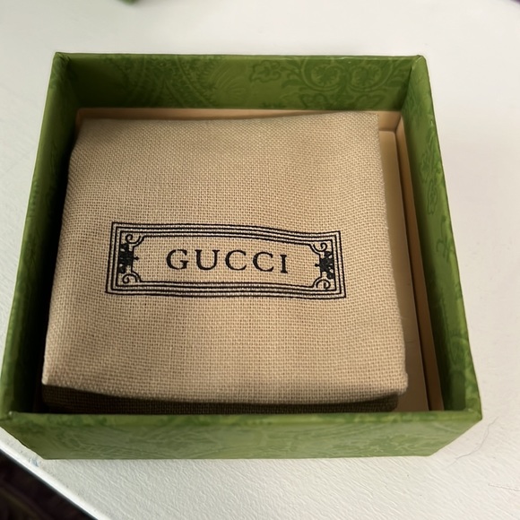 Gucci Flower Ring With Three Different Colored Flower Design - Picture 10 of 10